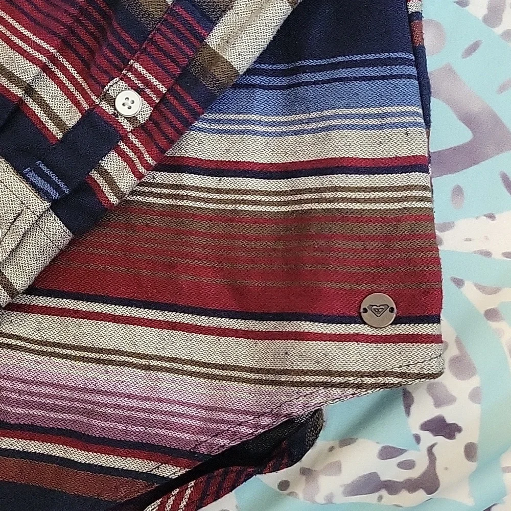 Roxy Long-Sleeve button down shirt - Picture 3 of 6